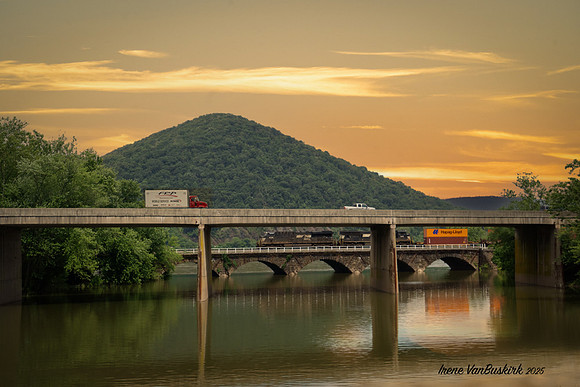 Duncannon Train Bridge w glos